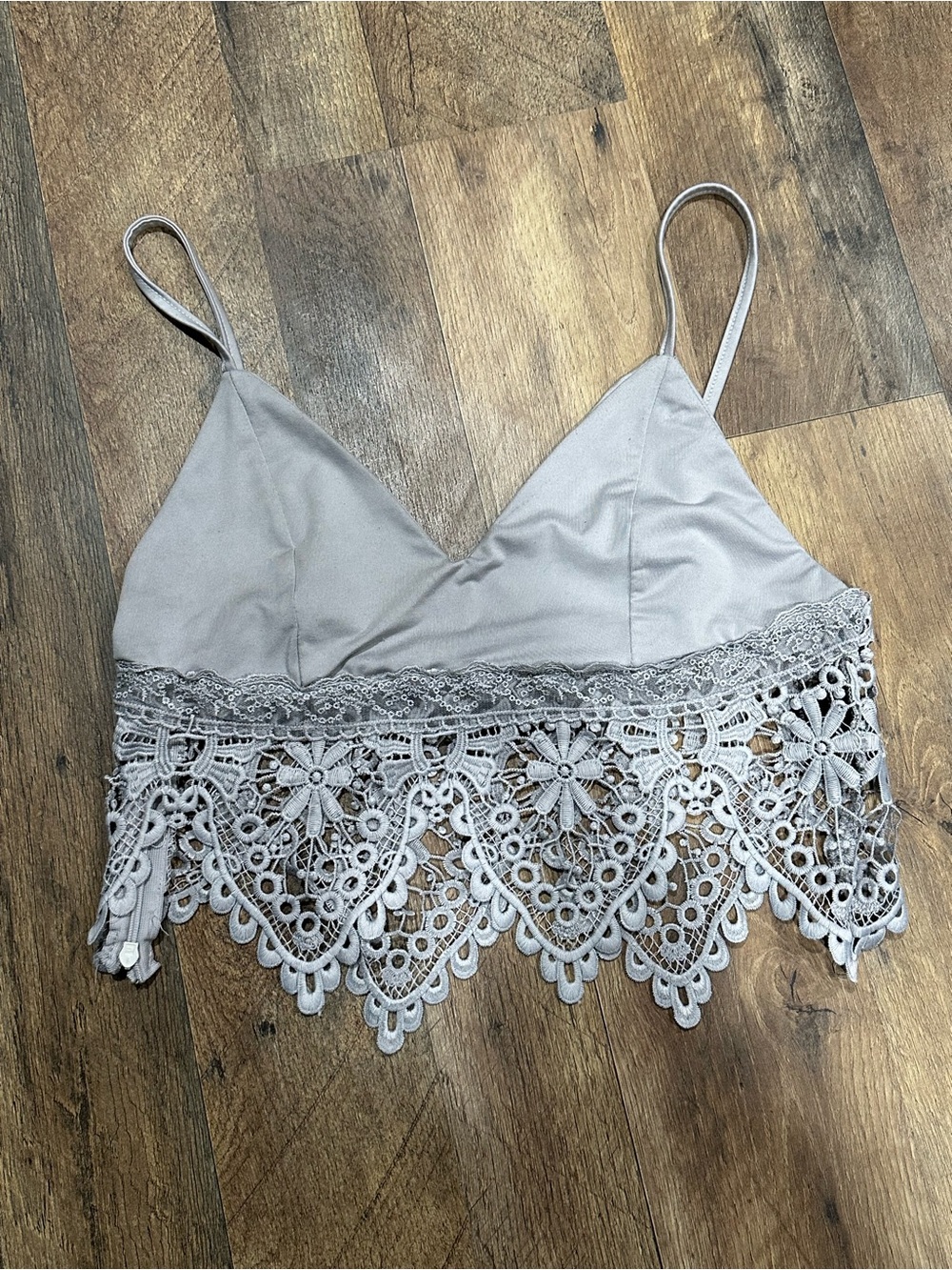 Lace Hem Spaghetti Strap crop top - Light Gray